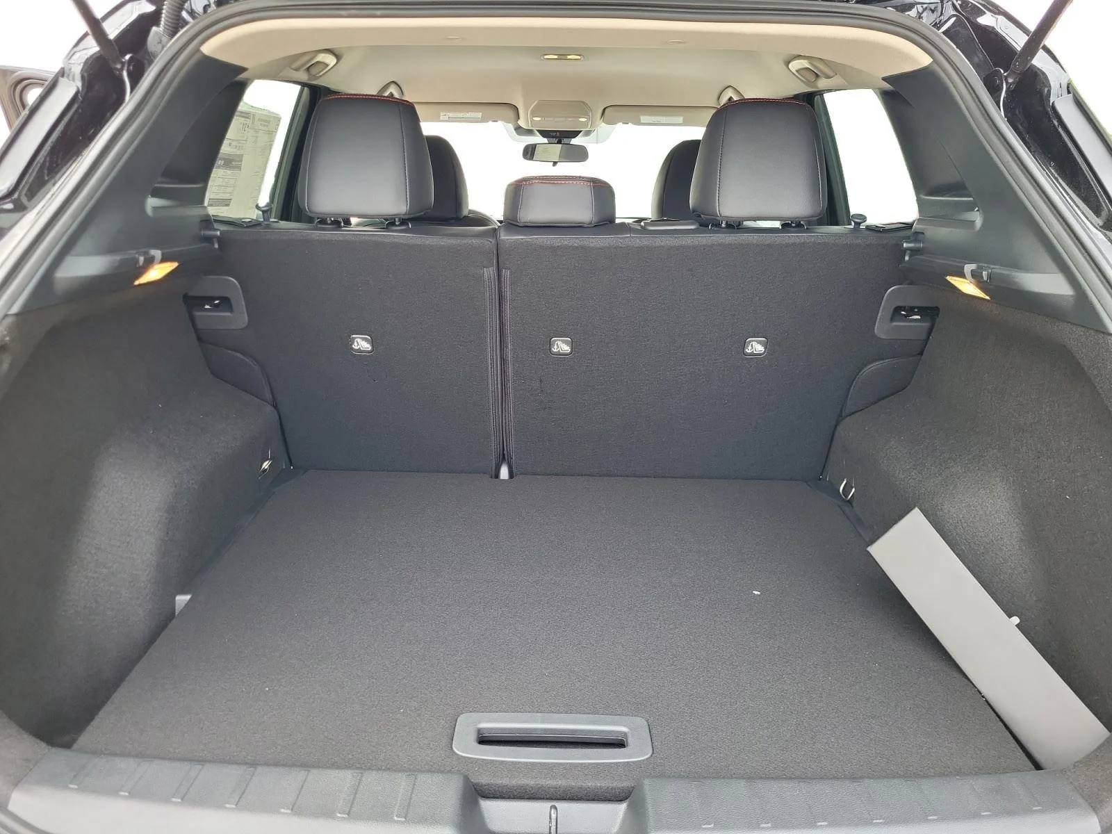 2025 Nissan Kicks SR - Photo 21