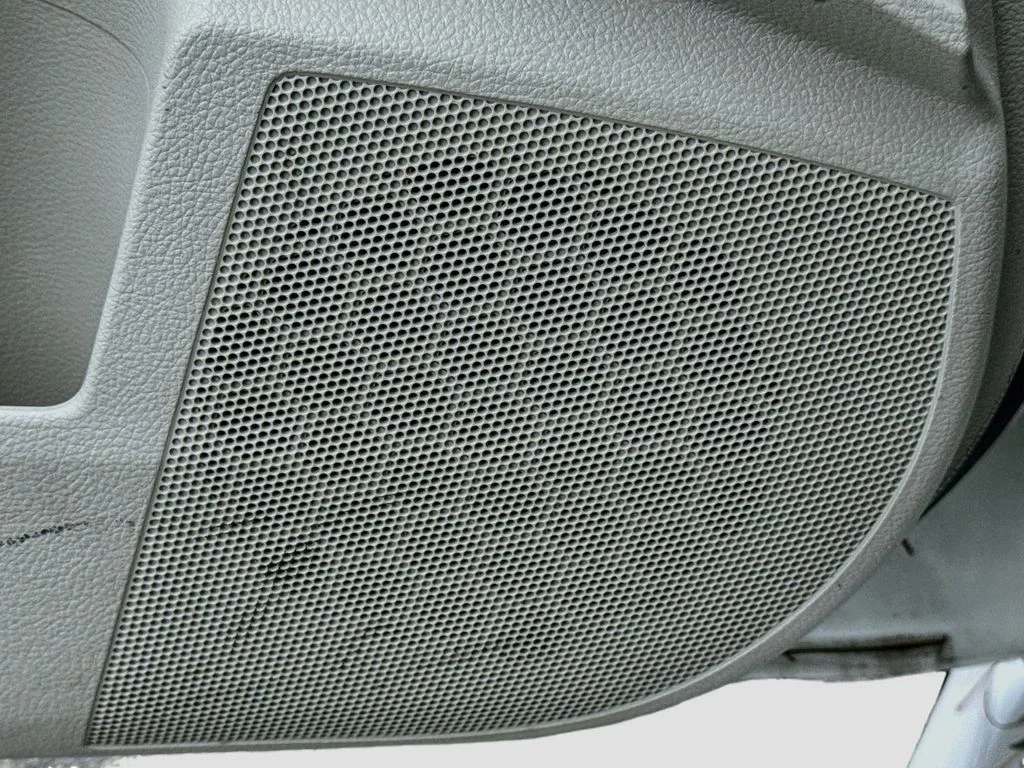 Used 2013 White Subaru 2.5i image 20