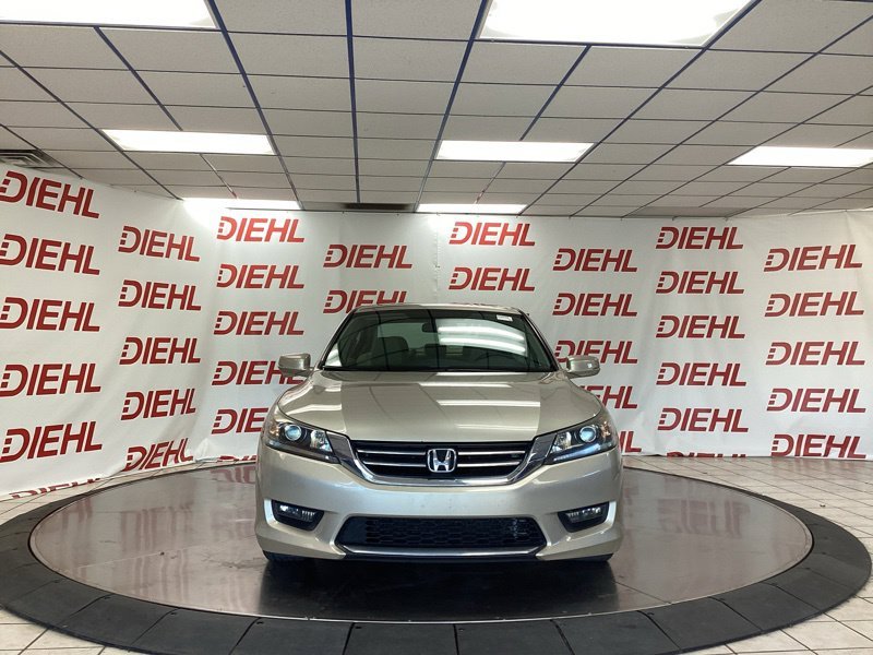 Used 2014  Honda EX image 2
