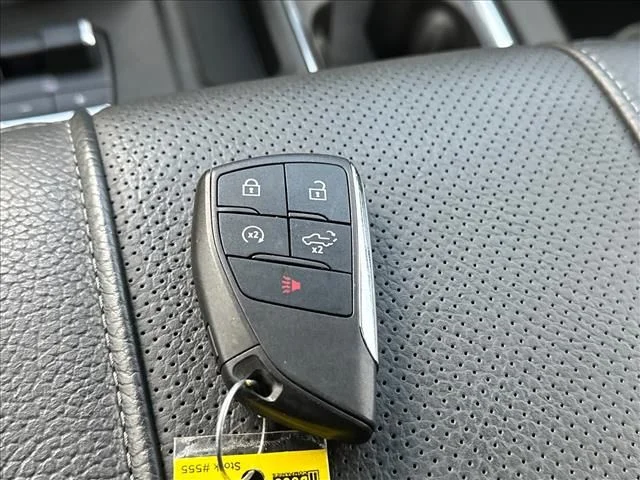 Used 2024 White GMC Denali image 34