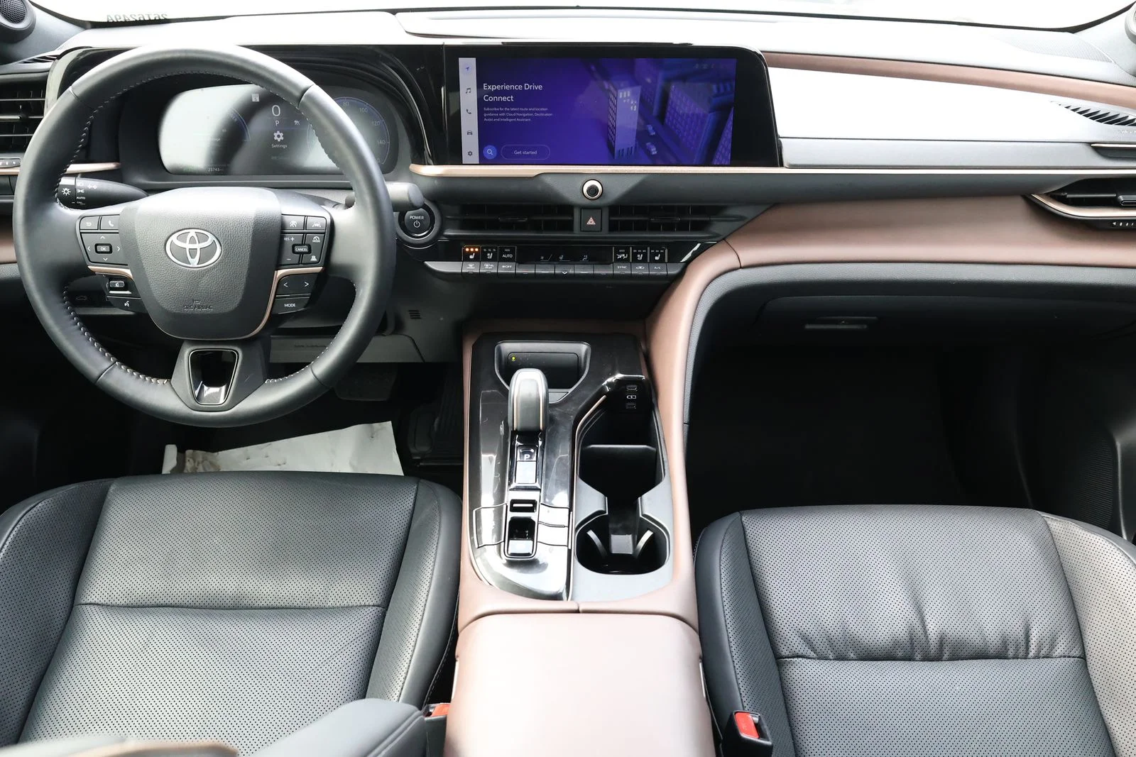 Used 2024  Toyota Limited image 2