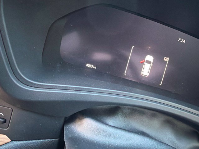 Used 2025  Toyota Platinum image 1