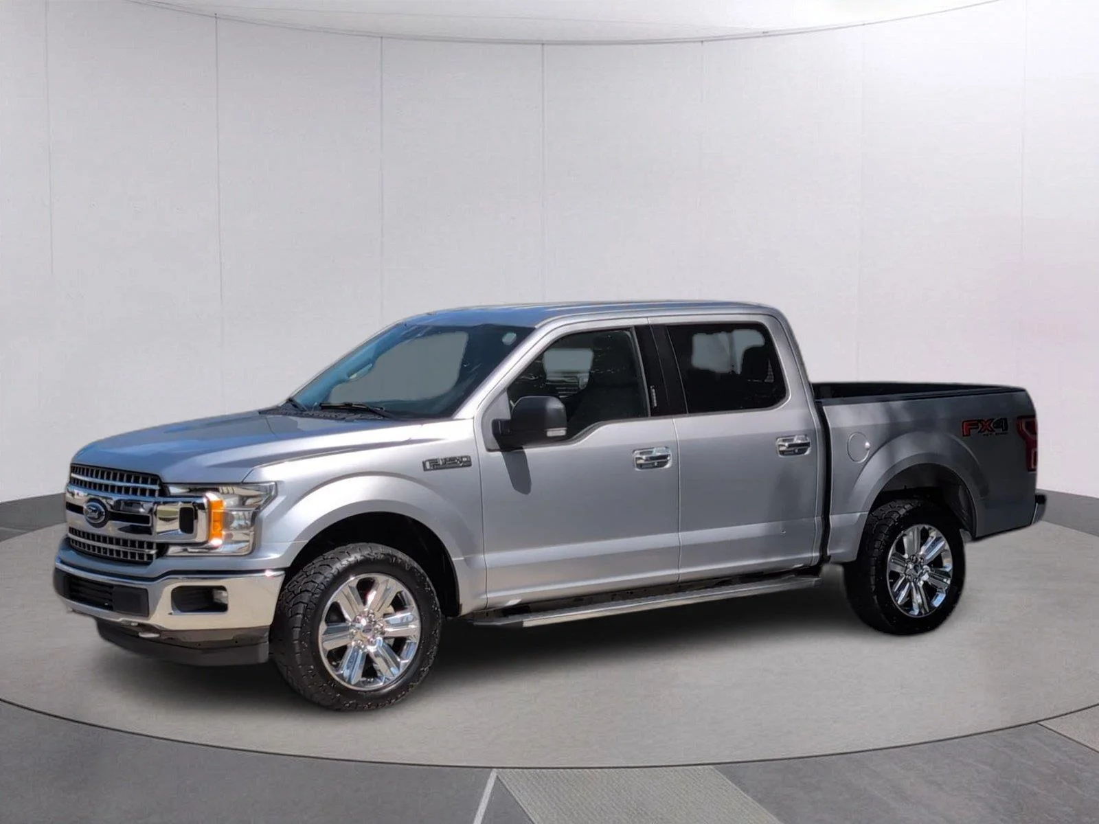 Used 2020 Iconic Silver Ford XLT image 1