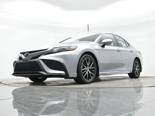 Used 2022 Celestial Silver Toyota SE image 25