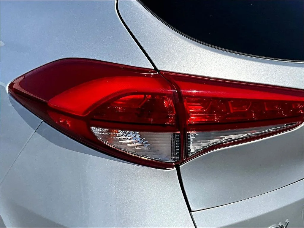 Used 2018 Silver Hyundai Limited image 23