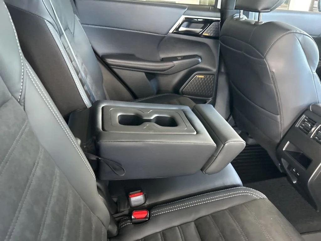 New 2026 White Mitsubishi SE image 31