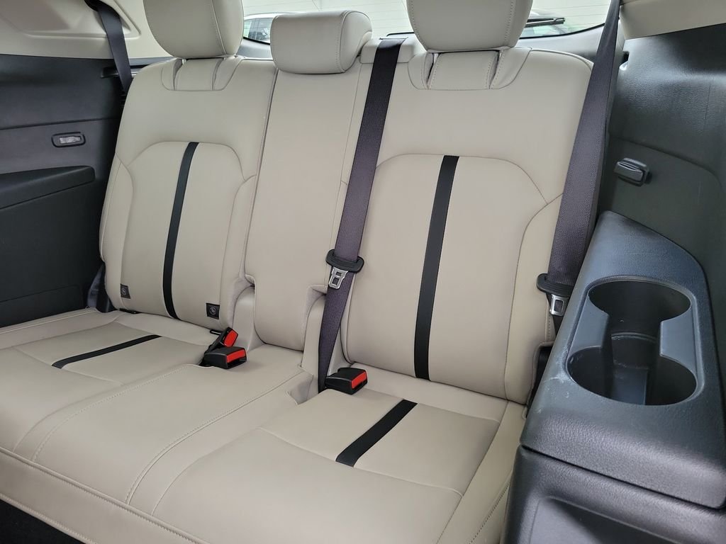 Used 2024 White Mazda Preferred image 12