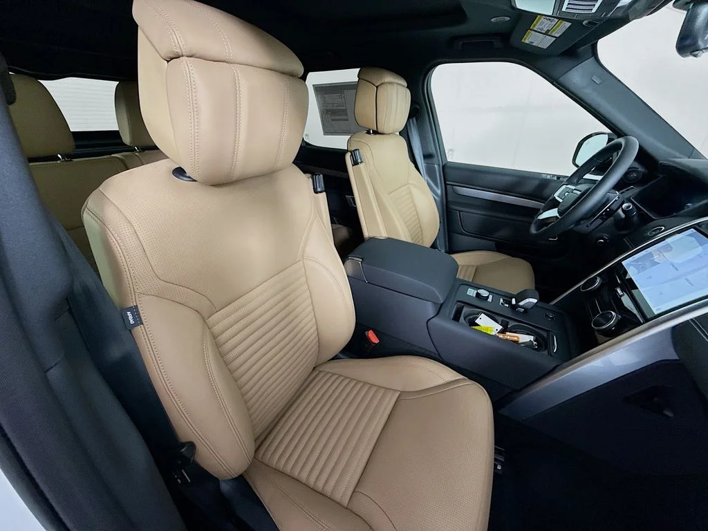New 2026 Fuji White Land Rover Dynamic SE image 28