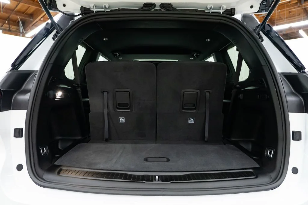 Used 2025 White Jeep Laredo image 8