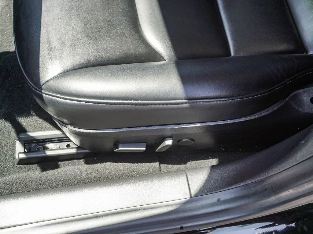 Used 2019 Black Tesla Standard Range Plus image 18