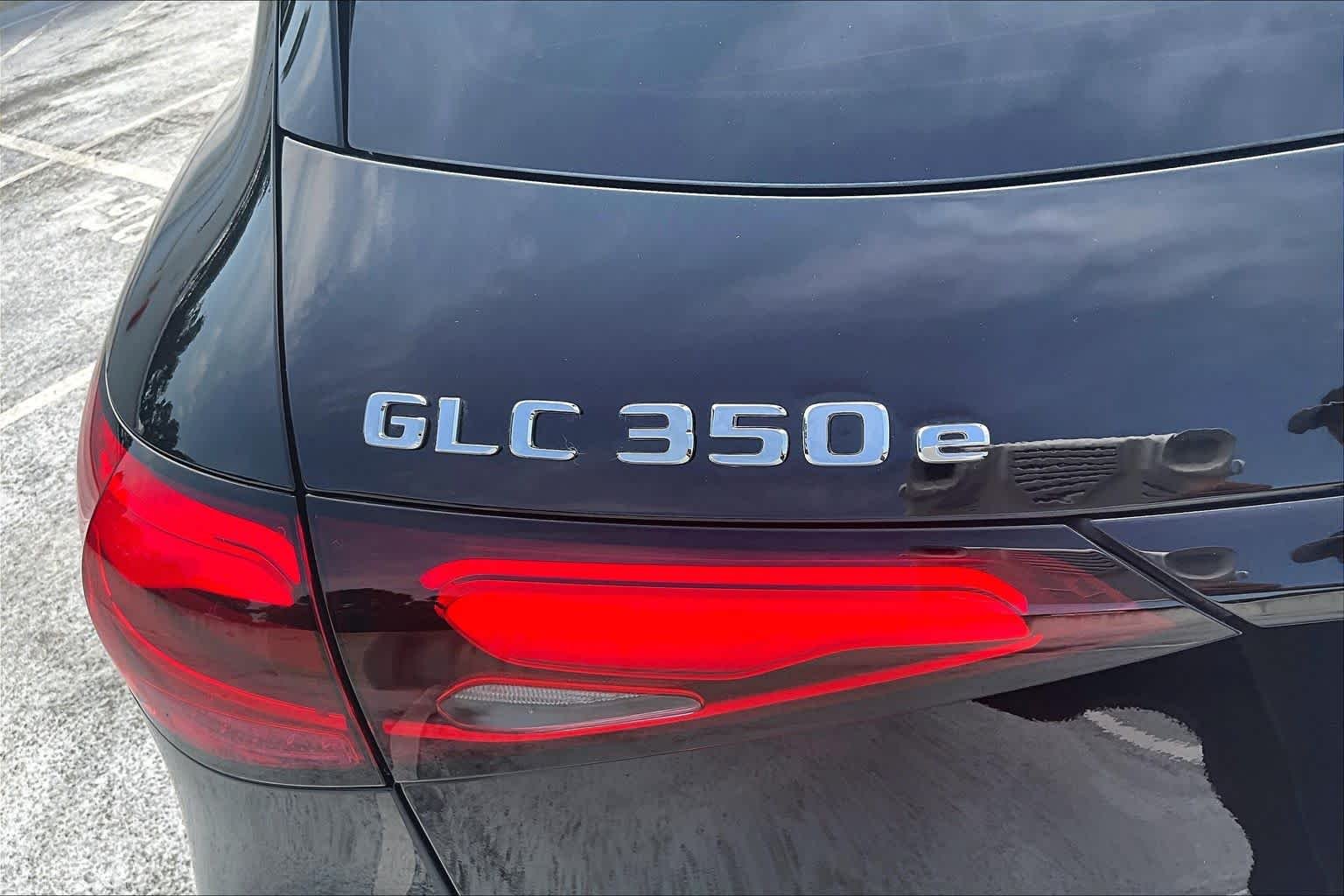 Used 2025 Obsidian Black Metallic Mercedes-Benz GLC 350e image 31