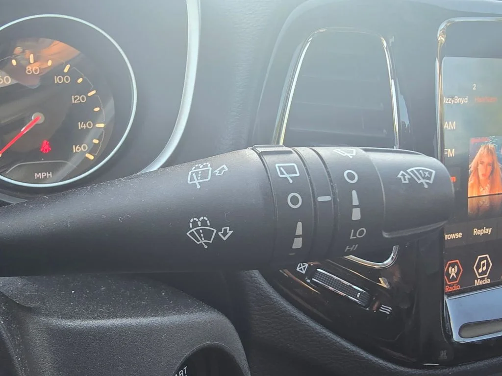 Certified Used 2018 Gray Jeep Limited image 30