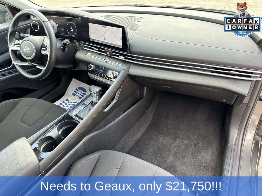 Used 2025 Gray Hyundai SEL Convenience image 28