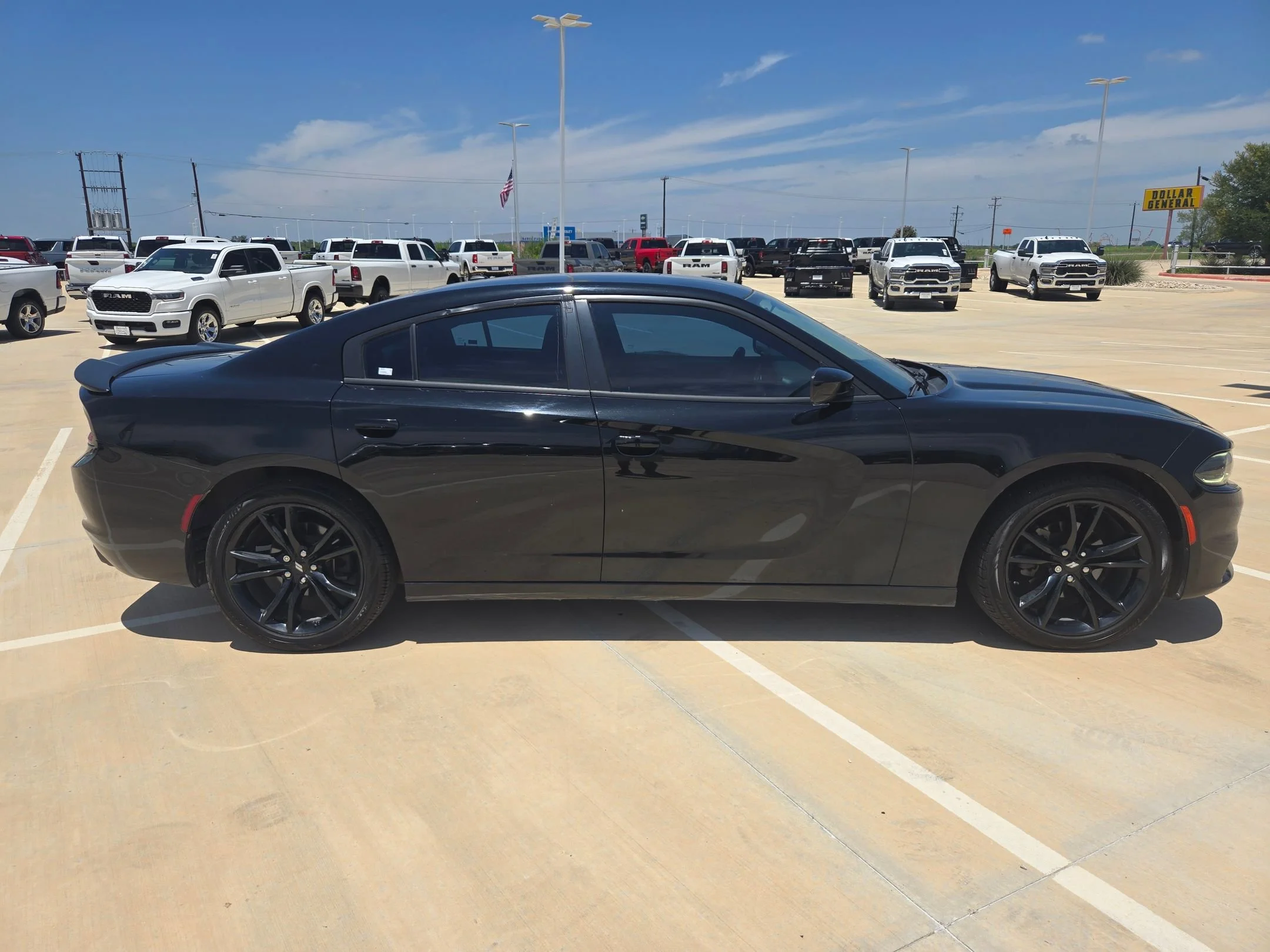 Used 2018 Dodge Charger SXT with VIN 2C3CDXBG7JH283163 for sale in Castroville, TX