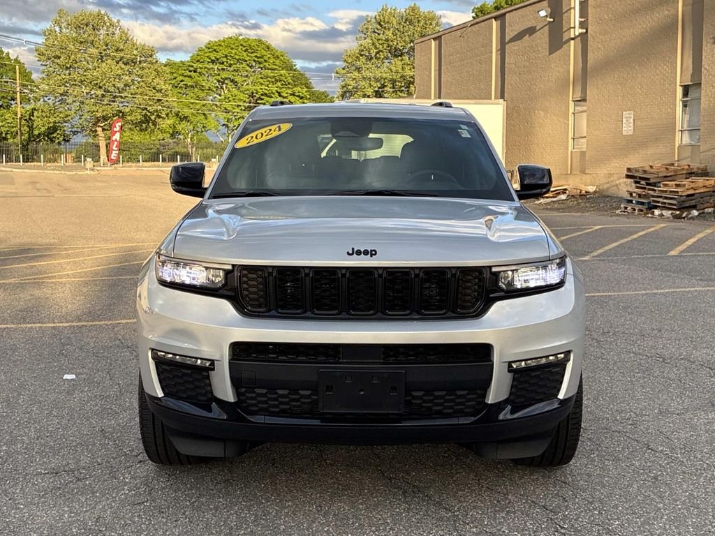 Used 2024 Silver Jeep Limited image 2