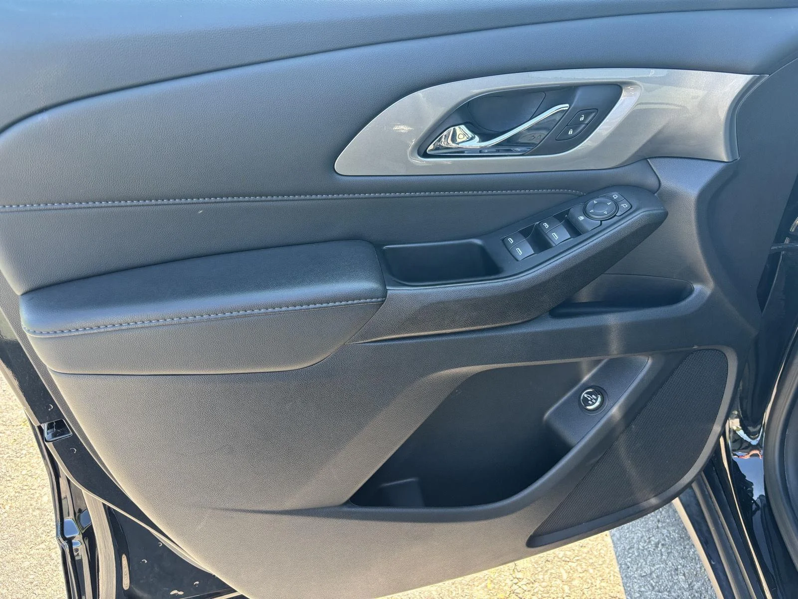 Used 2023 Mosaic Black Metallic Chevrolet LT Cloth image 14
