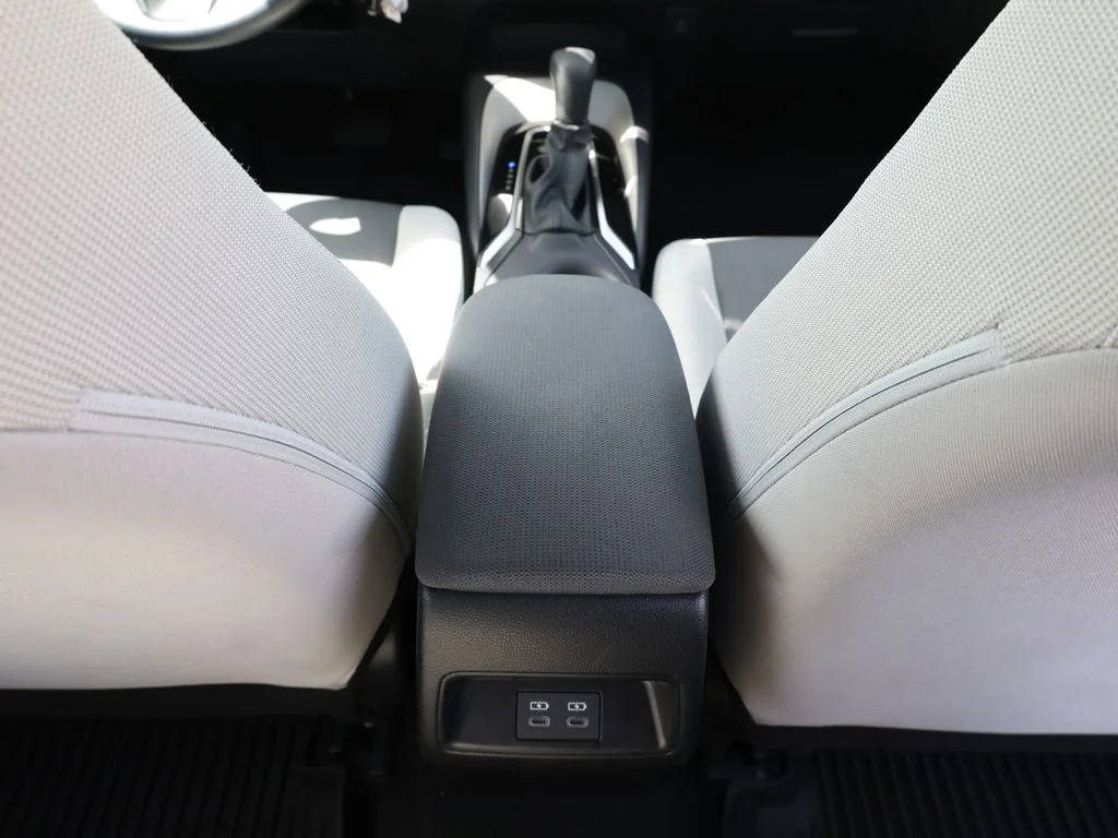 Used 2025 White Toyota LE image 22