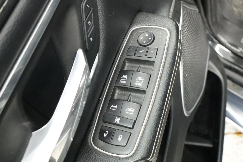 Used 2022 Black Ram Laramie image 35