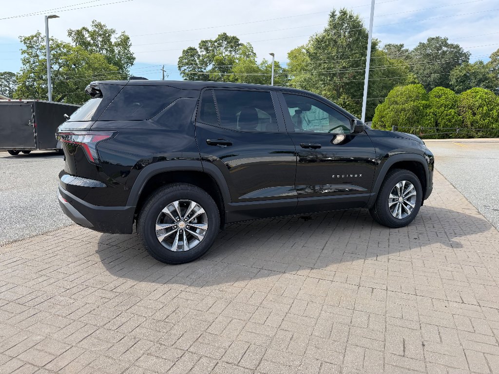 2027 Chevrolet Equinox LT - Photo 9