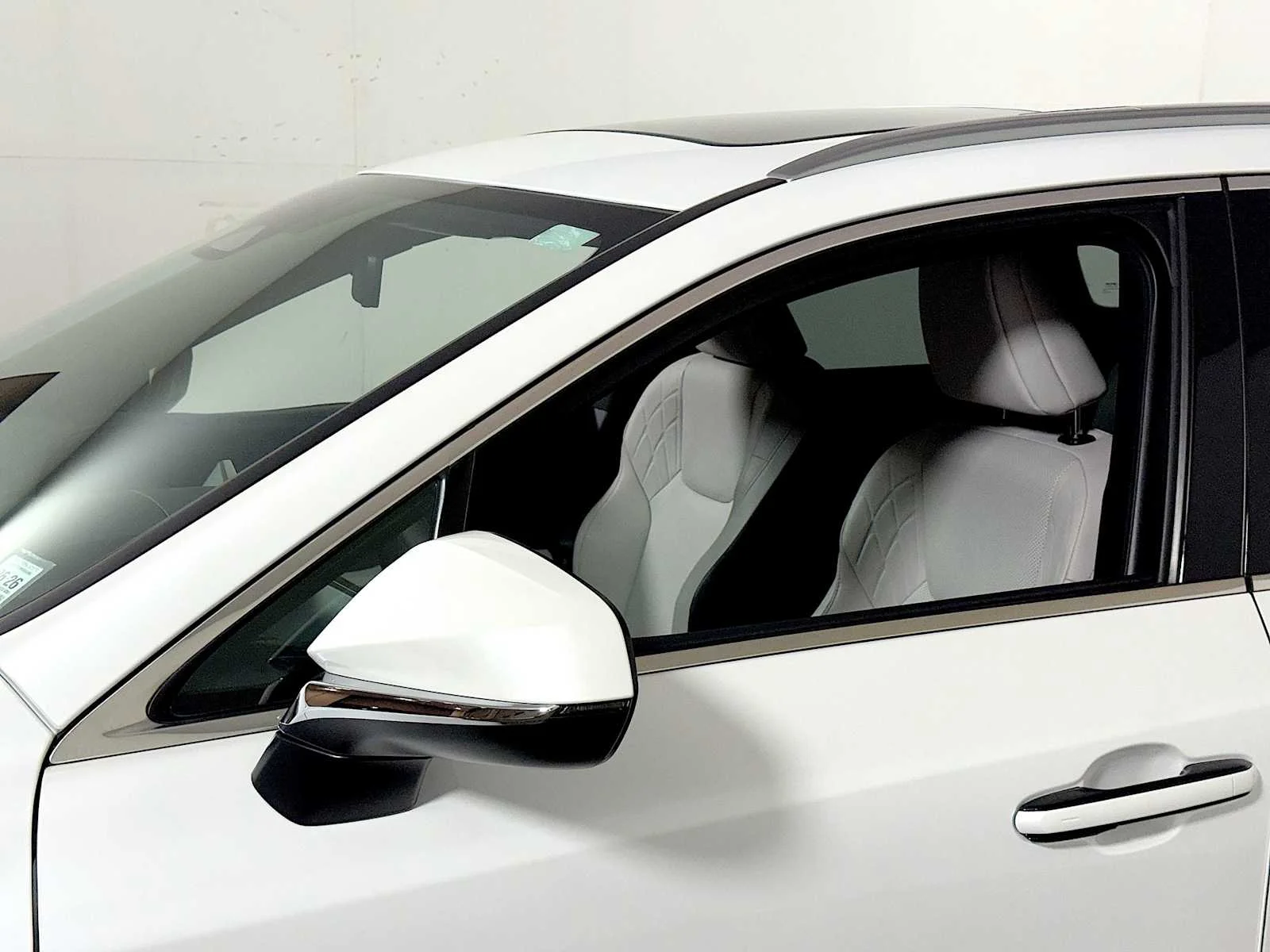 Used 2023 Eminent White Pearl Lexus Premium image 28