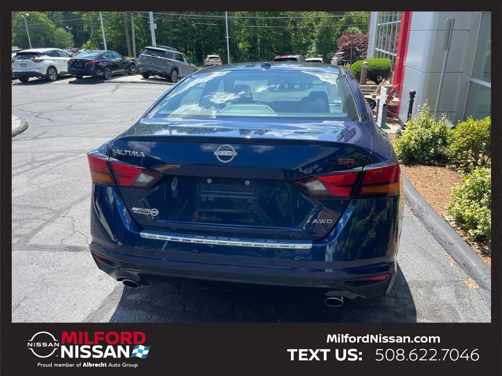 Certified Used 2023 Blue Nissan 2.5 SR image 4