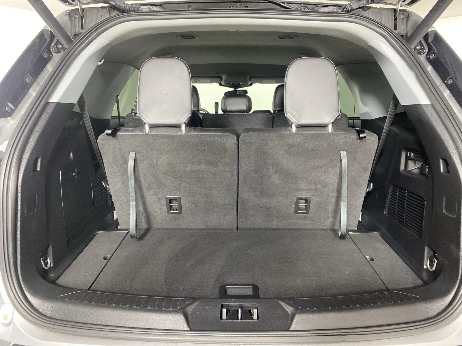 Used 2023 Iconic Silver Ford XLT image 27