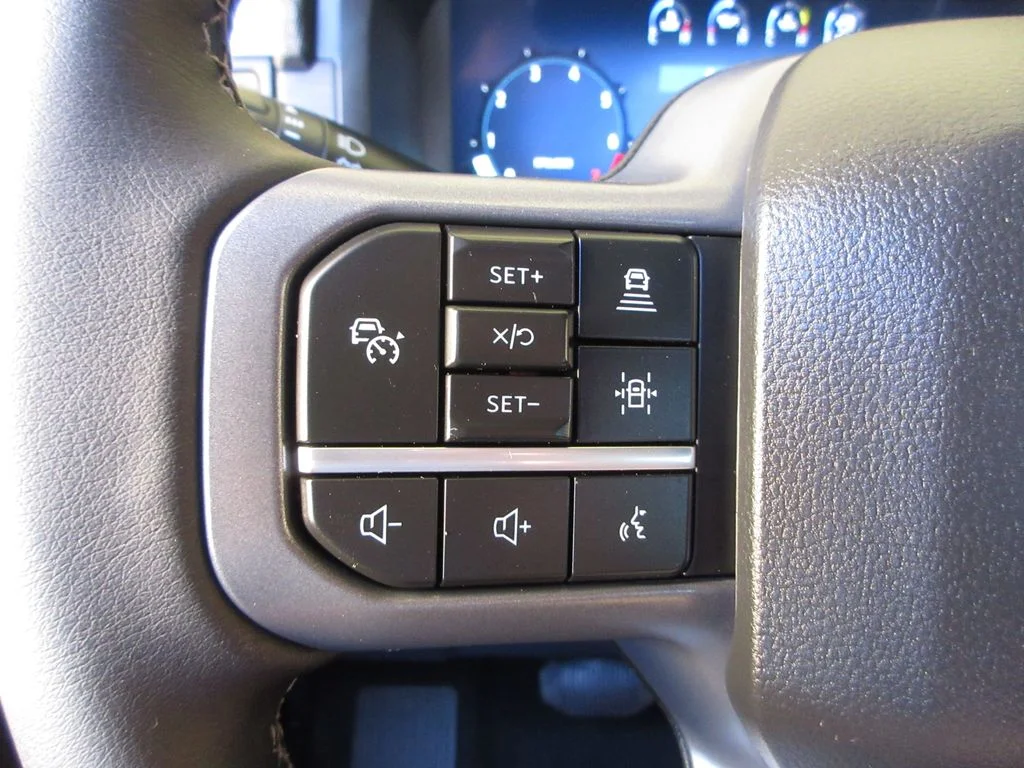 New 2026 Oxford White Ford XLT image 16