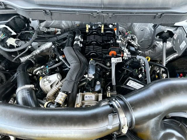 Used 2025 White Ford Lariat image 30