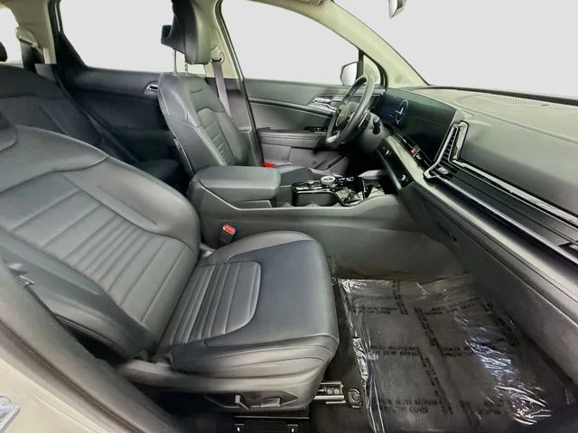 Used 2025 White Kia SX-Prestige image 30