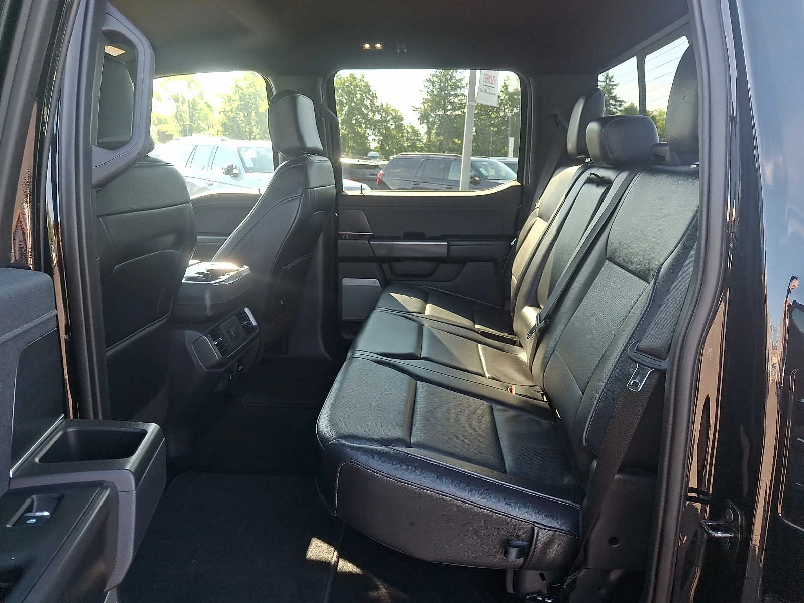 Used 2024 Agate Black Metallic Ford LARIAT image 10