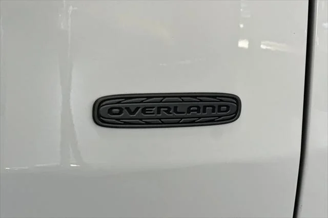 New 2026 Bright White Clear-Coat Exterior Paint Jeep Overland image 26