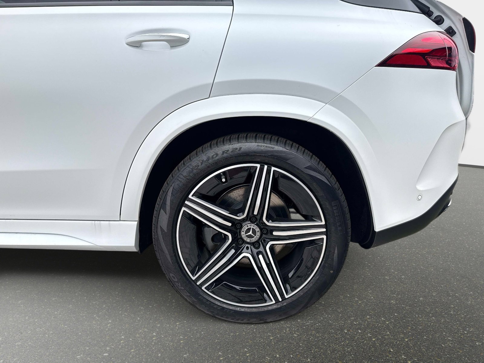 New 2026 Moonlight White Mercedes-Benz 350 4MATIC® SUV image 12
