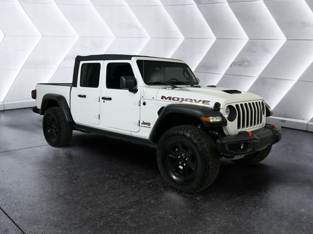 Used 2022 White Jeep Mojave image 1