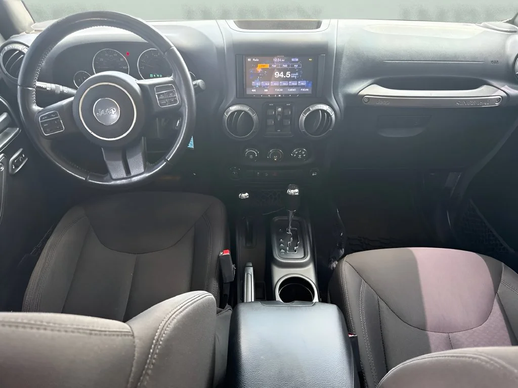 Used 2017  Jeep Sport image 11