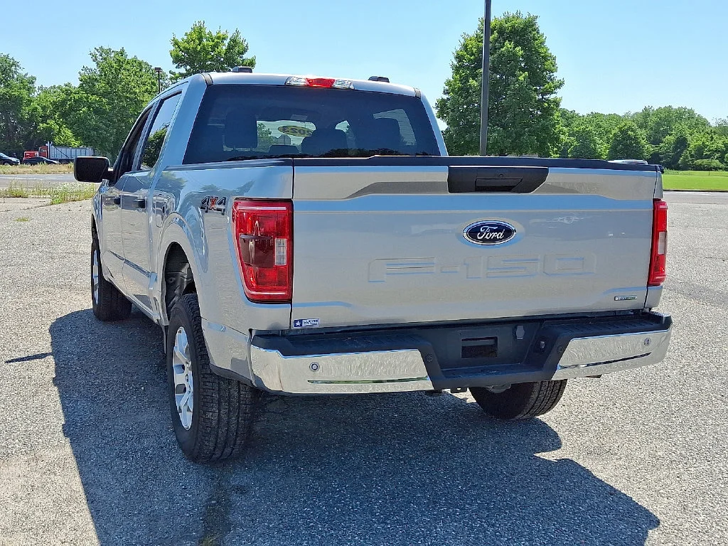 Used 2023 Silver Ford XLT image 9