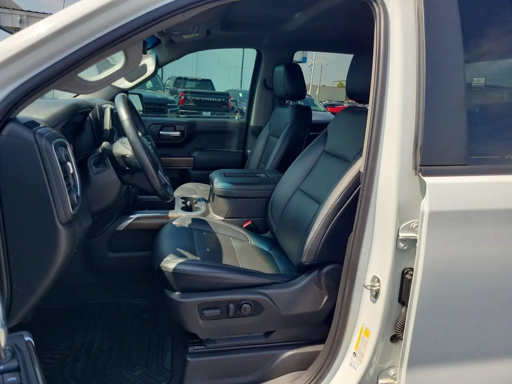 Certified Used 2021 SUMMIT WHITE Chevrolet RST image 18