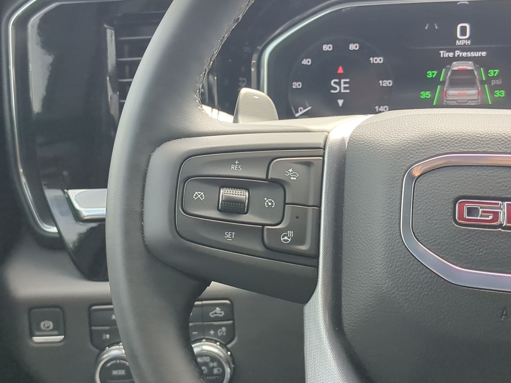 Used 2024 Onyx Black GMC Elevation image 18