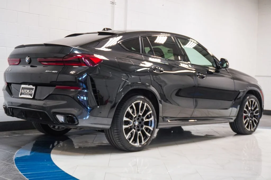 Used 2024 Black BMW xDrive40i image 33