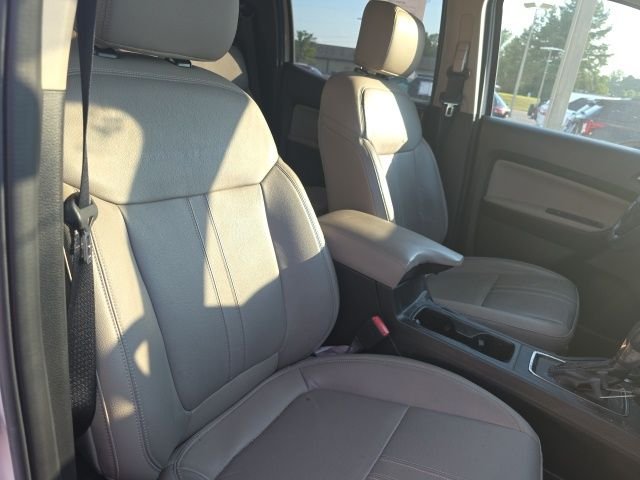 Used 2019 White Ford Lariat image 12