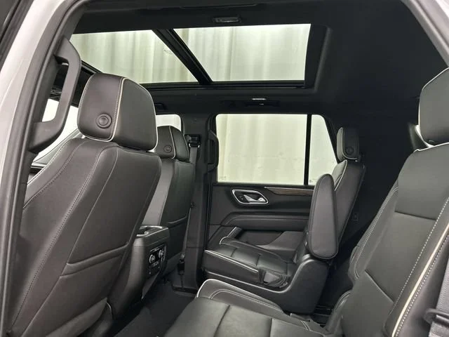 Used 2023 SUMMIT WHITE Chevrolet Premier image 25