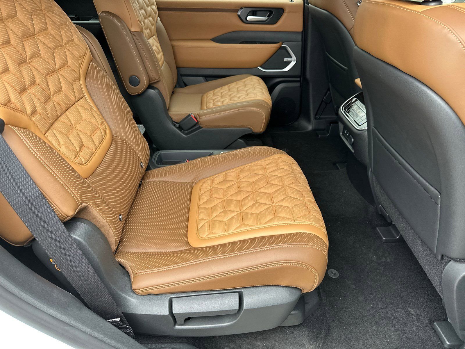 New 2026 White Nissan Platinum Reserve image 16