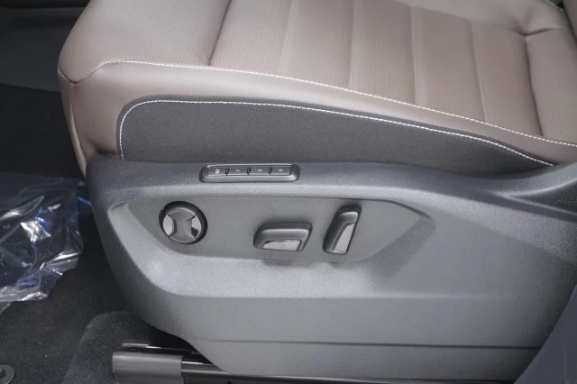 New 2026 Pure Gray Volkswagen 2.0T SEL image 16