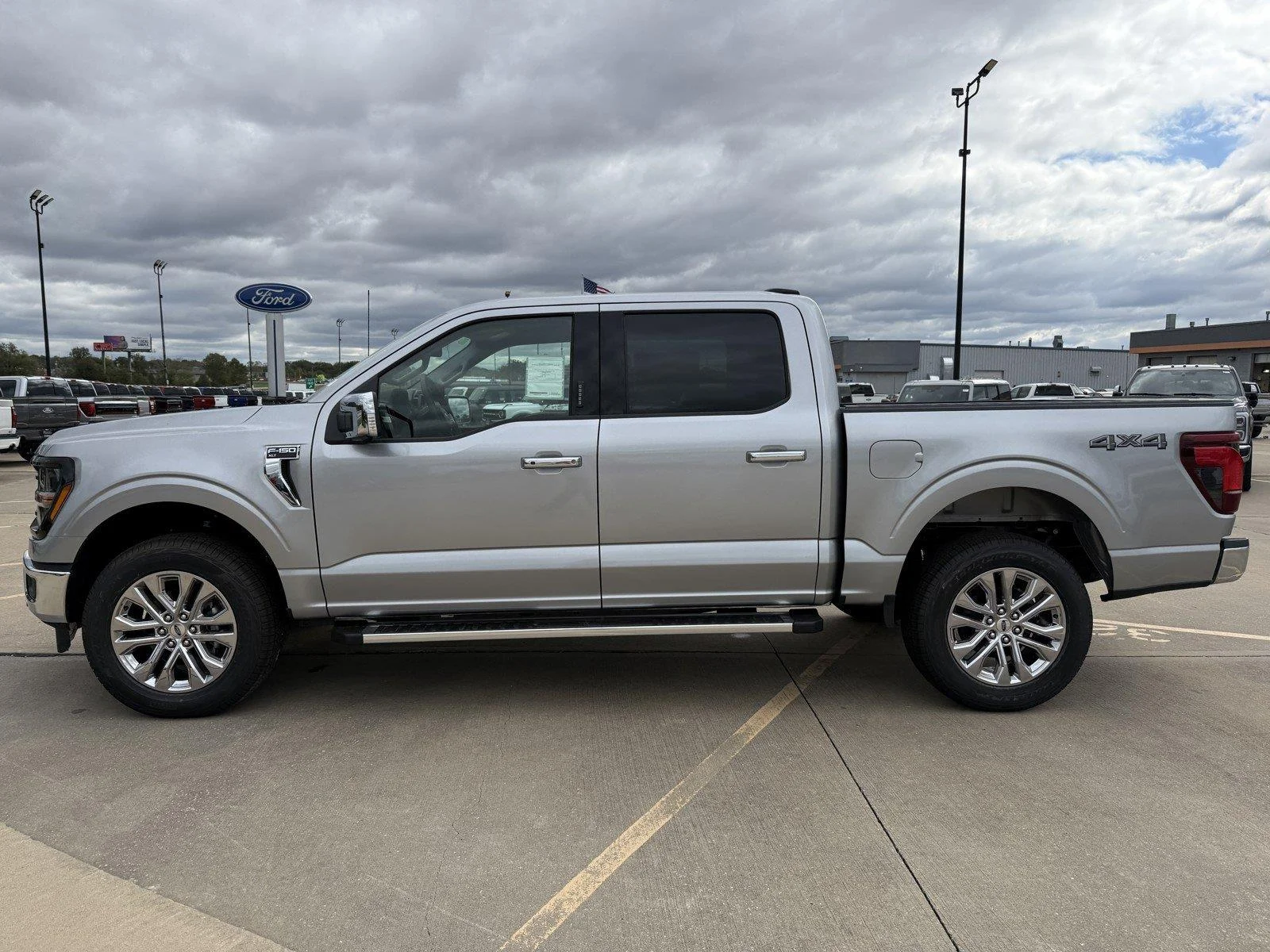 New 2026 Iconic Silver Metallic Ford XLT image 5