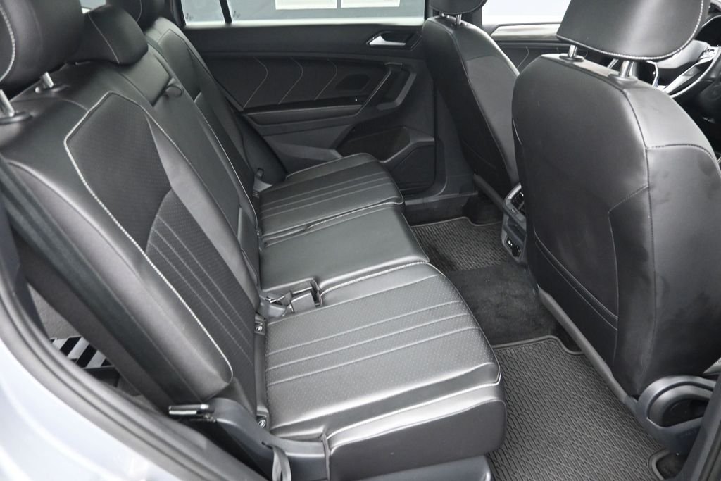 Used 2023 Silver Volkswagen 2.0T SE R-Line Black image 10