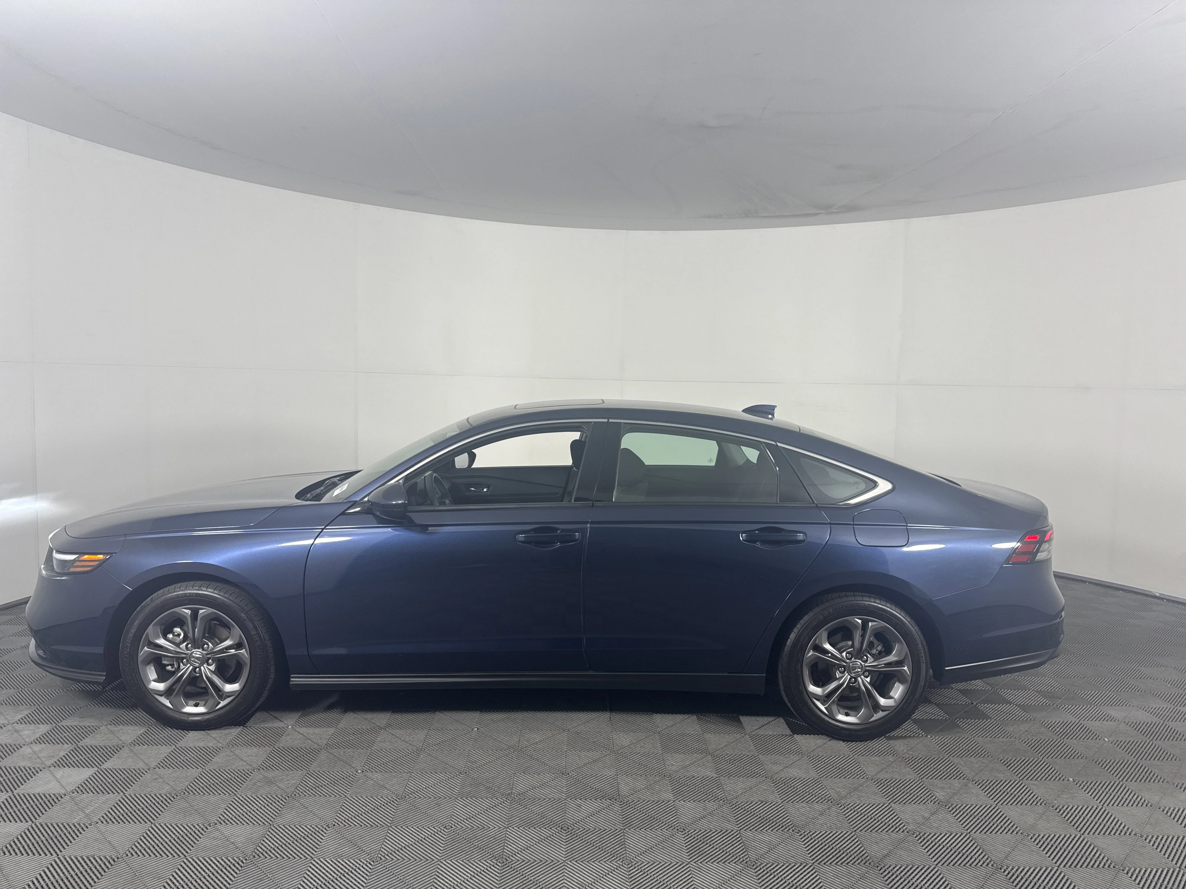 2024 Honda Accord EX - Photo 42