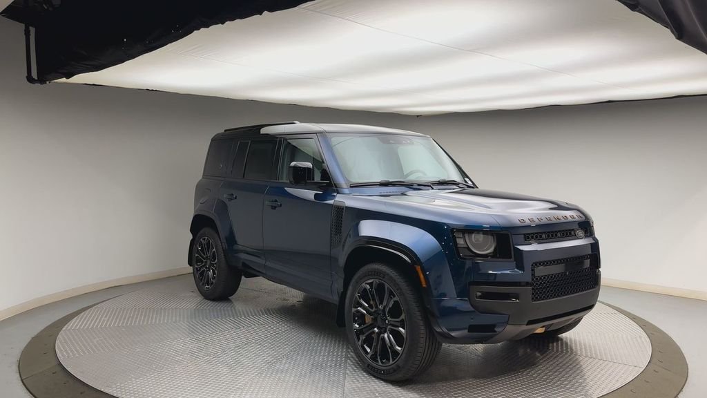New 2026 Sargasso Blue Land Rover OCTA image 8