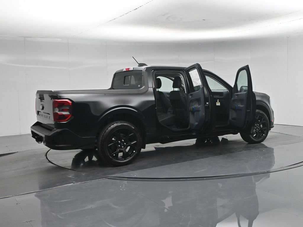 New 2025 Shadow Black Ford Lobo High image 5