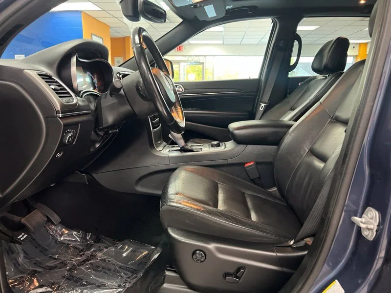 Used 2020 Blue Jeep Limited image 19