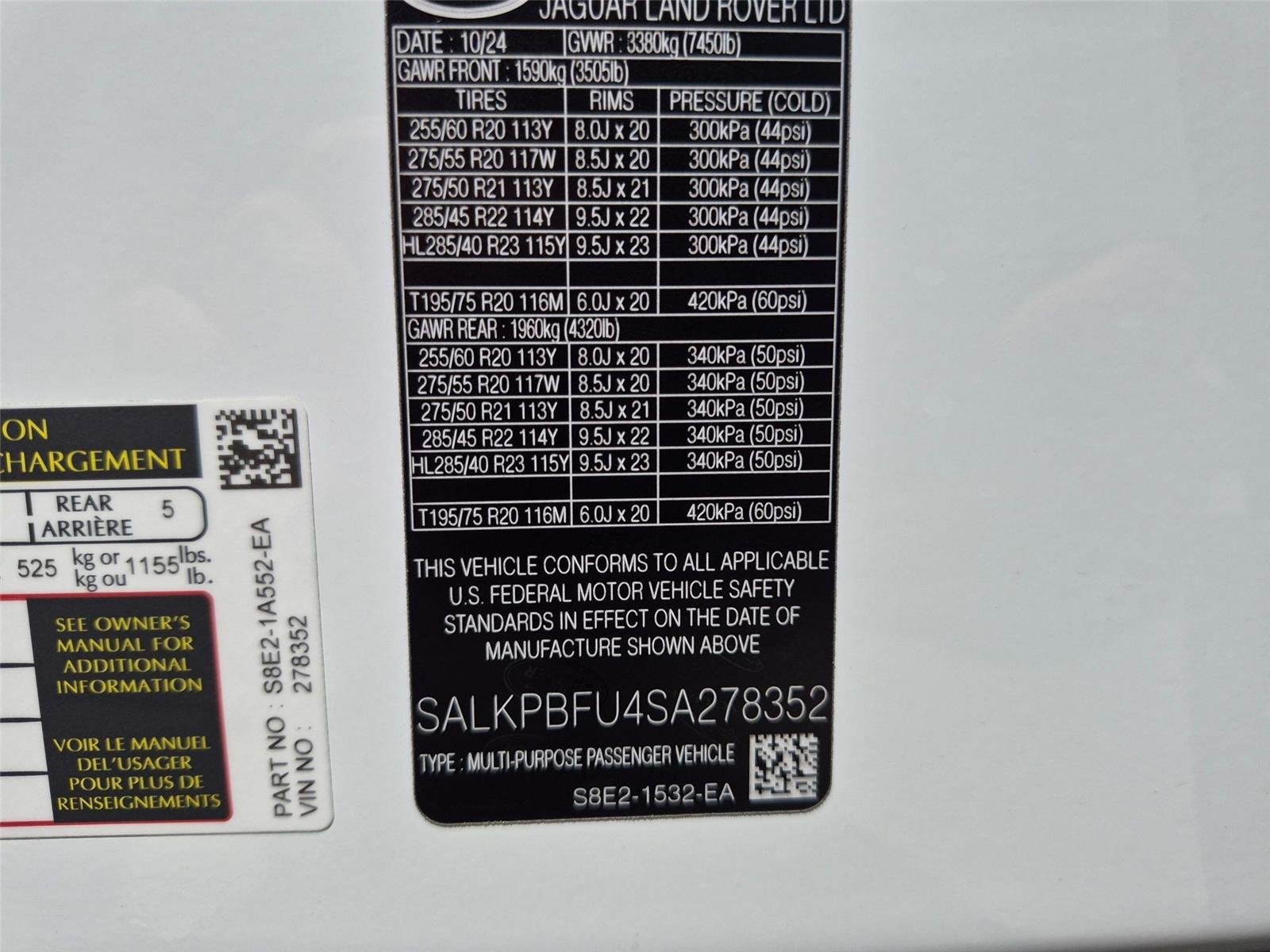 Used 2025 Fuji White Land Rover SE image 36