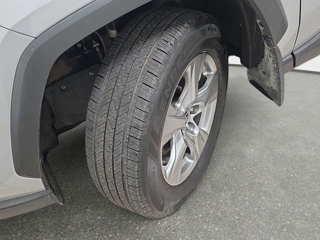 2024 Toyota RAV4 XLE - Photo 26